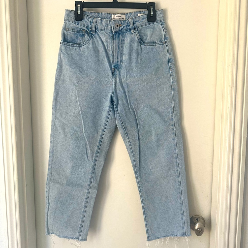 Cotton On Mom’s Jeans high rise Raw hem size 6